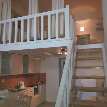 Roula'S Suites Andros Town Bagian luar foto