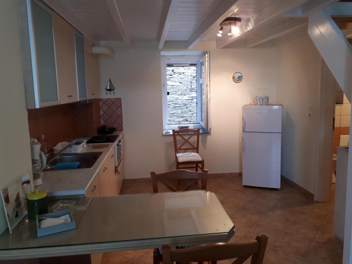 Roula'S Suites Andros Town Bagian luar foto