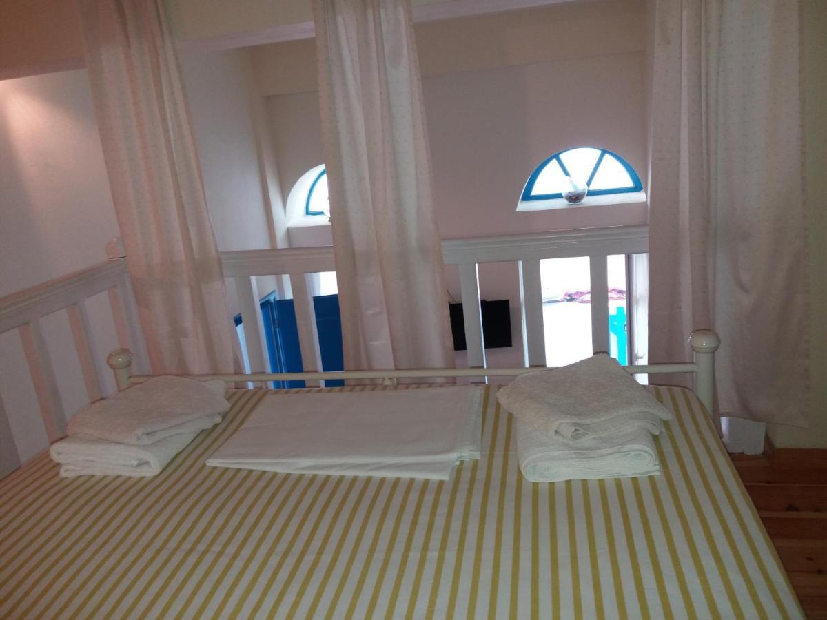 Roula'S Suites Andros Town Bagian luar foto